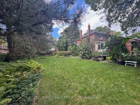 Photo 1 at 31 Aldburn Road, Forest Hill North, Toronto