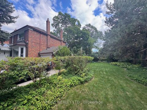 Photo 3 at 31 Aldburn Road, Forest Hill North, Toronto