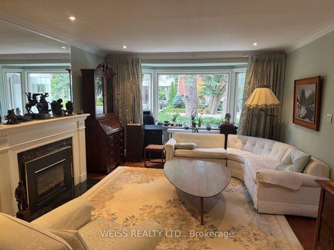 Photo 7 at 31 Aldburn Road, Forest Hill North, Toronto