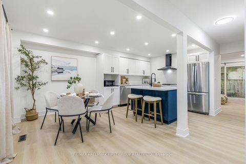 Photo 3 at 75 - 270 Timberbank Boulevard, L'Amoreaux, Toronto