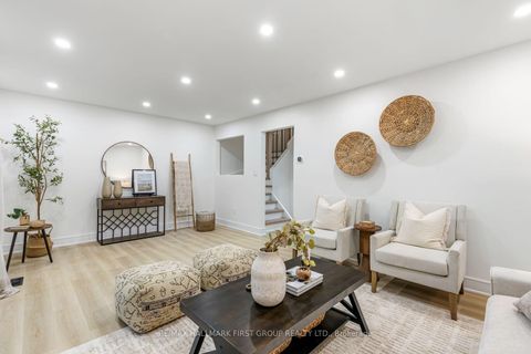 Photo 7 at 75 - 270 Timberbank Boulevard, L'Amoreaux, Toronto