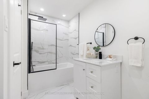 Photo 12 at 75 - 270 Timberbank Boulevard, L'Amoreaux, Toronto