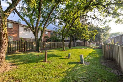 Photo 25 at 75 - 270 Timberbank Boulevard, L'Amoreaux, Toronto