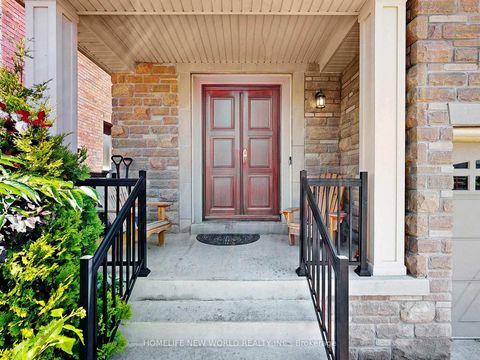 Photo 2 at 54 Thornapple Lane, Oak Ridges Lake Wilcox, Richmond Hill