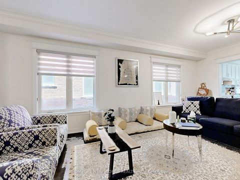 Photo 3 at 54 Thornapple Lane, Oak Ridges Lake Wilcox, Richmond Hill