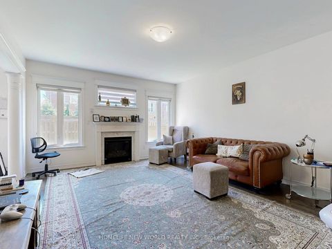 Photo 4 at 54 Thornapple Lane, Oak Ridges Lake Wilcox, Richmond Hill