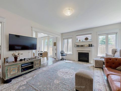 Photo 5 at 54 Thornapple Lane, Oak Ridges Lake Wilcox, Richmond Hill