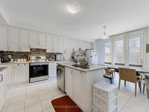Photo 8 at 54 Thornapple Lane, Oak Ridges Lake Wilcox, Richmond Hill
