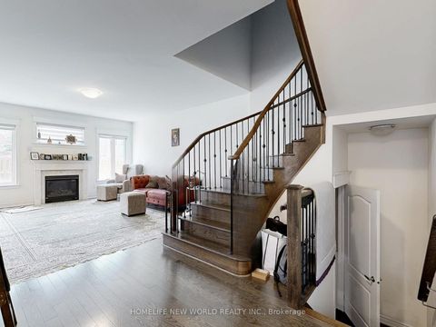 Photo 12 at 54 Thornapple Lane, Oak Ridges Lake Wilcox, Richmond Hill