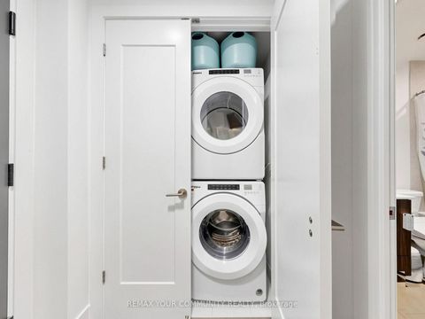 Photo 17 at 963 - 25 Adra Grado Way, Bayview Village, Toronto