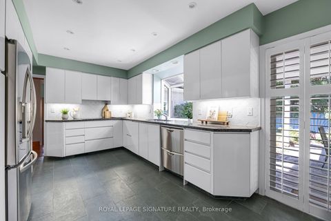 Photo 9 at 122 Fenn Avenue, Windfields, Toronto