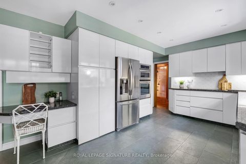Photo 10 at 122 Fenn Avenue, Windfields, Toronto