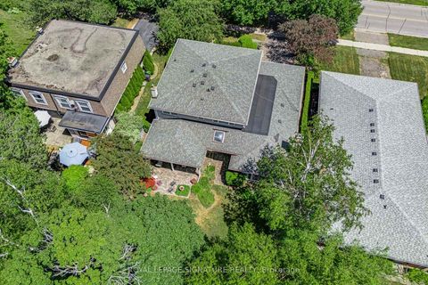 Photo 39 at 122 Fenn Avenue, Windfields, Toronto
