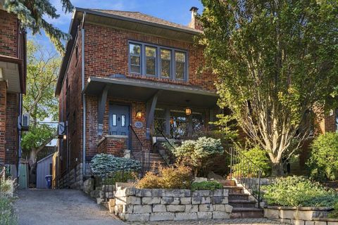 Photo 1 at 26 Larkin Avenue, Swansea, Toronto