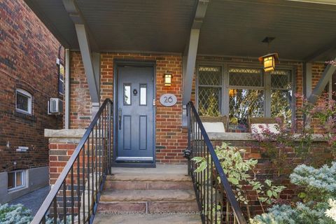 Photo 2 at 26 Larkin Avenue, Swansea, Toronto