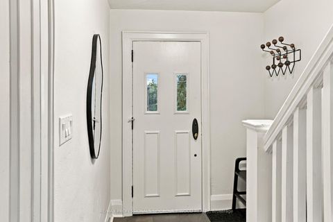 Photo 4 at 26 Larkin Avenue, Swansea, Toronto