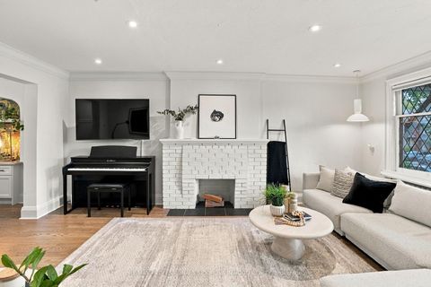 Photo 7 at 26 Larkin Avenue, Swansea, Toronto