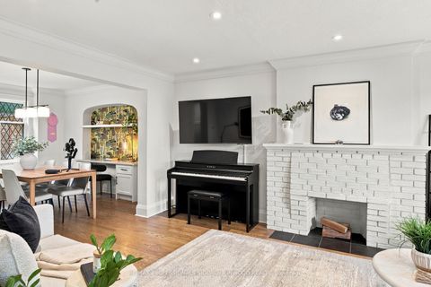 Photo 8 at 26 Larkin Avenue, Swansea, Toronto