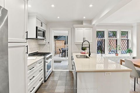 Photo 15 at 26 Larkin Avenue, Swansea, Toronto