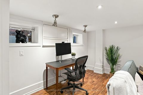 Photo 27 at 26 Larkin Avenue, Swansea, Toronto