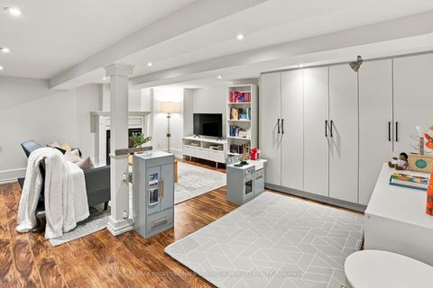 Photo 28 at 26 Larkin Avenue, Swansea, Toronto