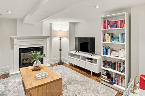 Photo 29 at 26 Larkin Avenue, Swansea, Toronto