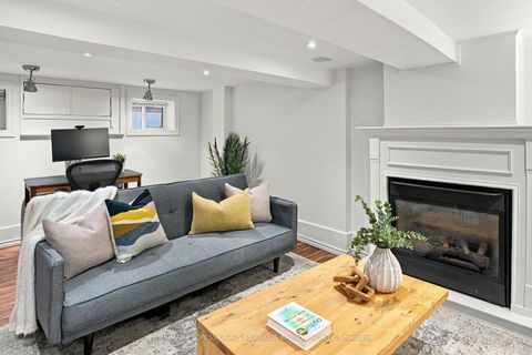 Photo 30 at 26 Larkin Avenue, Swansea, Toronto