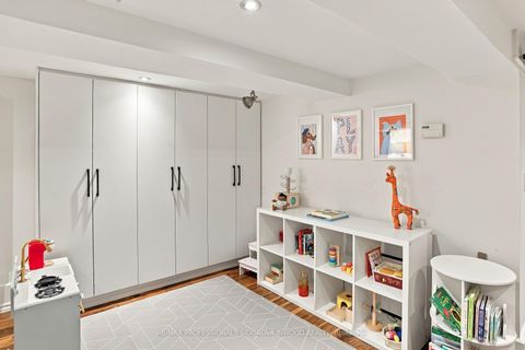 Photo 34 at 26 Larkin Avenue, Swansea, Toronto