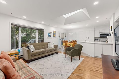 Photo 9 at 52 Park Hill Road, Forest Hill North, Toronto