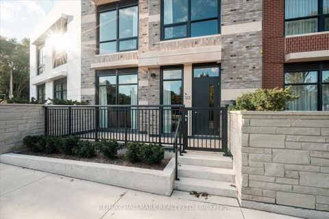 Photo 4 at TH  122 - 259 The Kingsway, Humber Valley, Toronto