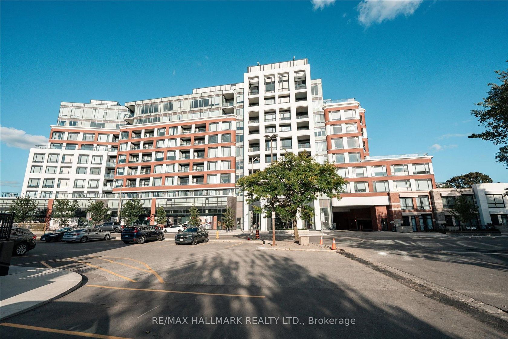TH  122 - 259 The Kingsway, Humber Valley, Toronto photo number 2