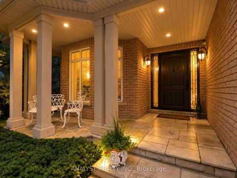 Photo 2 at 21 Capner Court, Kleinburg, Vaughan