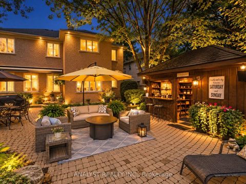 Photo 3 at 21 Capner Court, Kleinburg, Vaughan