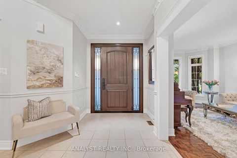 Photo 5 at 21 Capner Court, Kleinburg, Vaughan