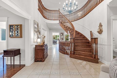 Photo 6 at 21 Capner Court, Kleinburg, Vaughan
