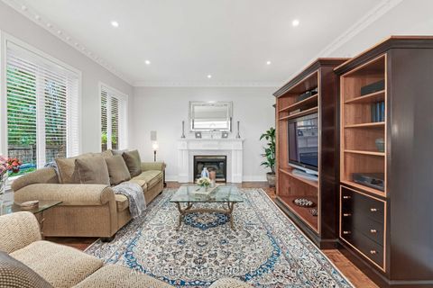 Photo 7 at 21 Capner Court, Kleinburg, Vaughan