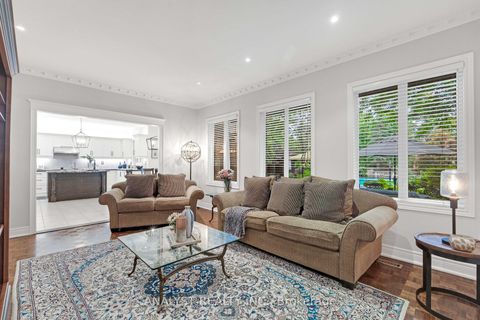 Photo 8 at 21 Capner Court, Kleinburg, Vaughan