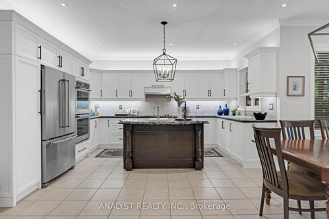 Photo 9 at 21 Capner Court, Kleinburg, Vaughan
