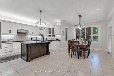 Photo 10 at 21 Capner Court, Kleinburg, Vaughan