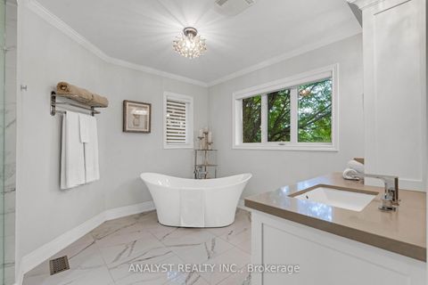Photo 22 at 21 Capner Court, Kleinburg, Vaughan