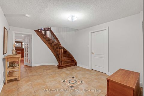 Photo 31 at 21 Capner Court, Kleinburg, Vaughan