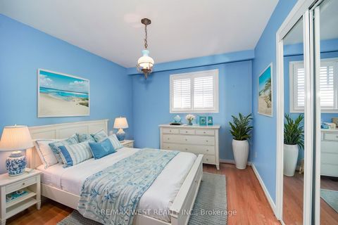 Photo 6 at 61 Bickerton Crescent, Pleasant View, Toronto