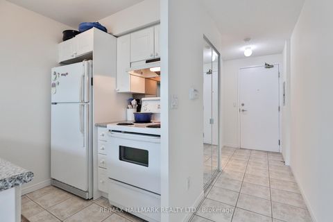 Photo 4 at 528 - 109 Front Street E, Waterfront Communities C8, Toronto
