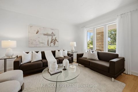 Photo 4 at 90 Heathrow Drive, CFB, Toronto