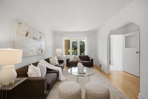 Photo 5 at 90 Heathrow Drive, CFB, Toronto