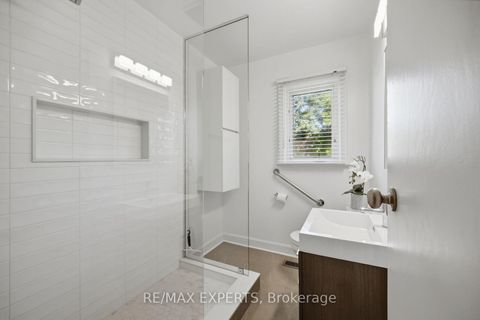 Photo 17 at 90 Heathrow Drive, CFB, Toronto