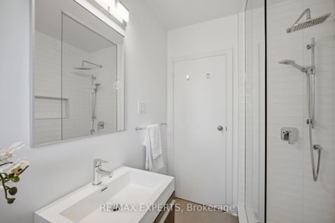 Photo 18 at 90 Heathrow Drive, CFB, Toronto