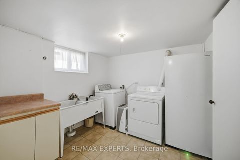 Photo 21 at 90 Heathrow Drive, CFB, Toronto