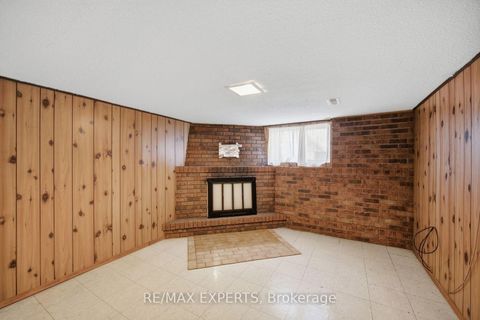 Photo 24 at 90 Heathrow Drive, CFB, Toronto