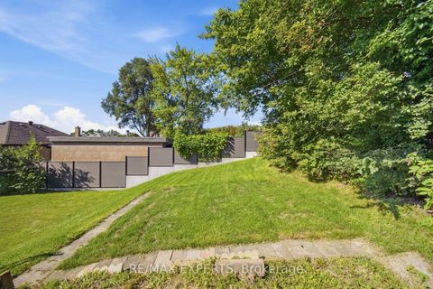 Photo 31 at 90 Heathrow Drive, CFB, Toronto